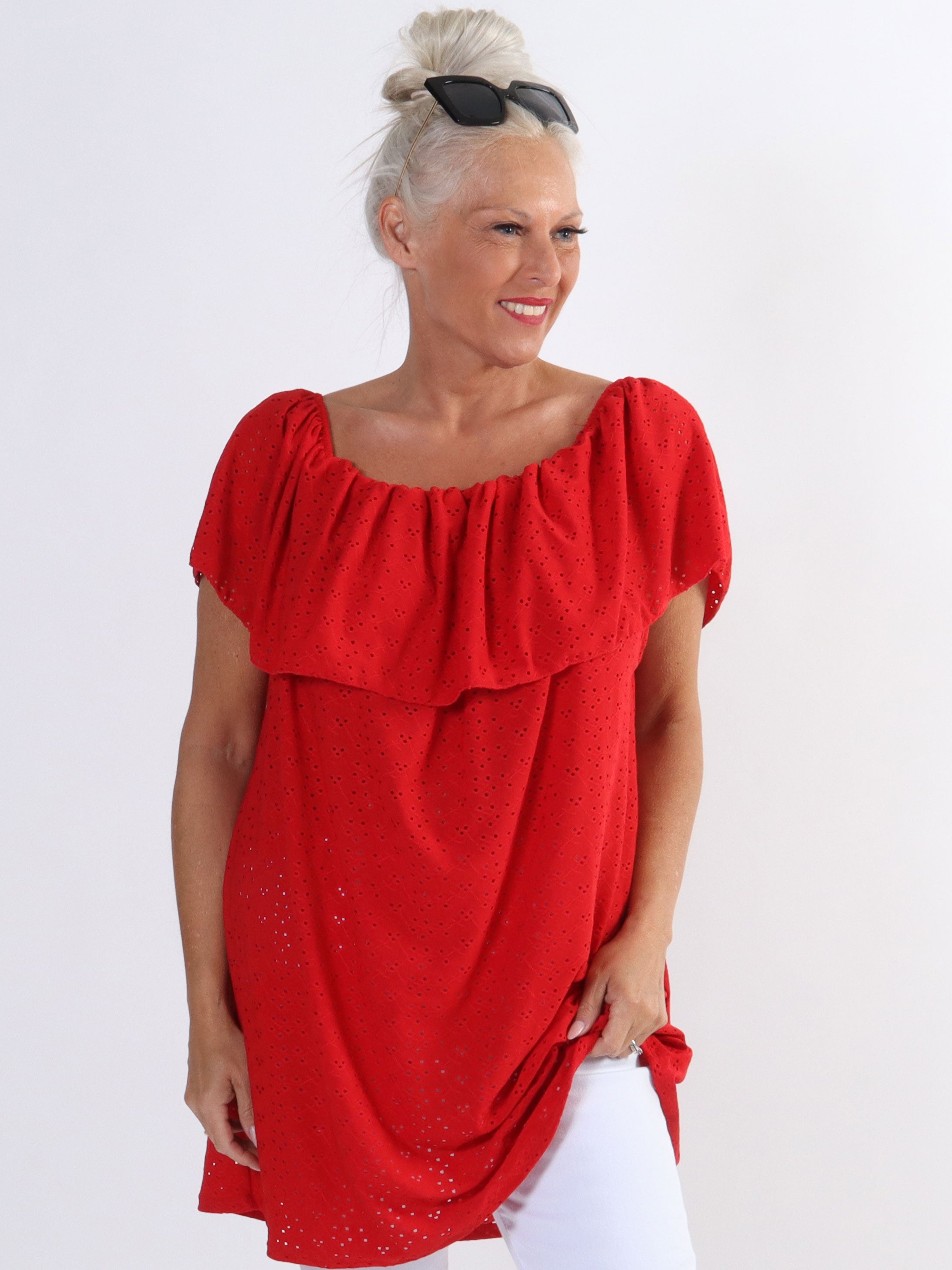 Sienna - Sød elastisk plus size tunika med broderie anglaise